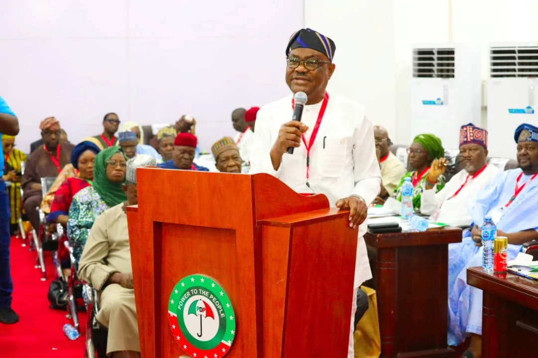 Makinde Camp Fires Back at Wike, Labels Media Remarks ‘Political Recklessness’