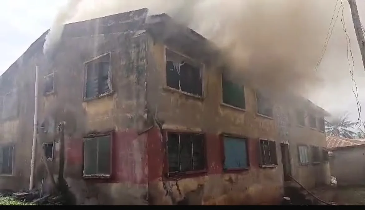 Kwara Firefighters Save 14 Rooms From Ilorin Building Blaze