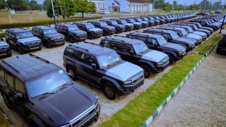 FG Sets Aside Nearly ₦1tn for SUVs, Empowerment Projects Amid Borrowing Concerns