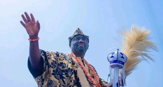 Alaafin Denies Claims of Arriving Three Hours Late to University of Ibadan Event