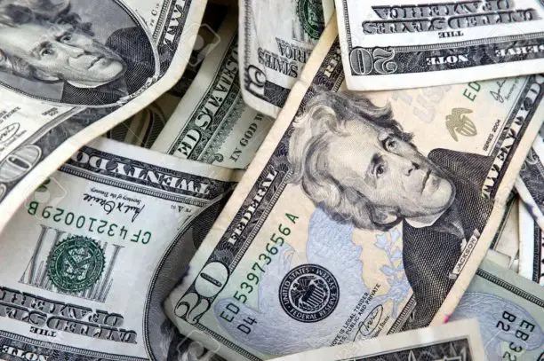 Nigeria’s Naira Opens Week Stronger Against Dollar