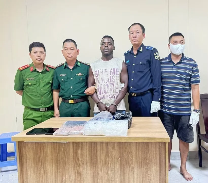 Nigerian Arrested in Vietnam With Methamphetamine and Heroin