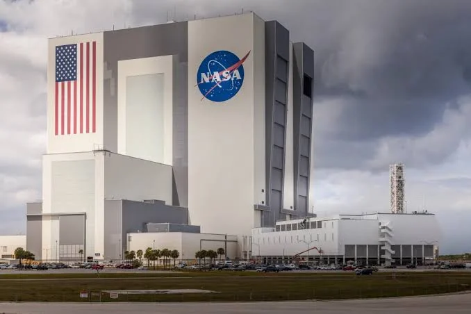 NASA Abandons Mission to Rescue Falling Space Telescope