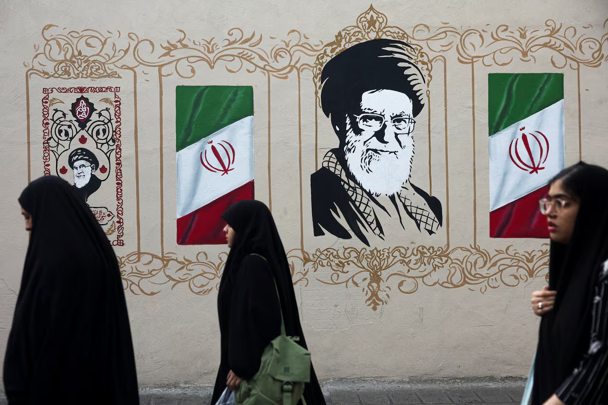 Trump Warns Countries Against Supporting Iran as Middle East War Continues