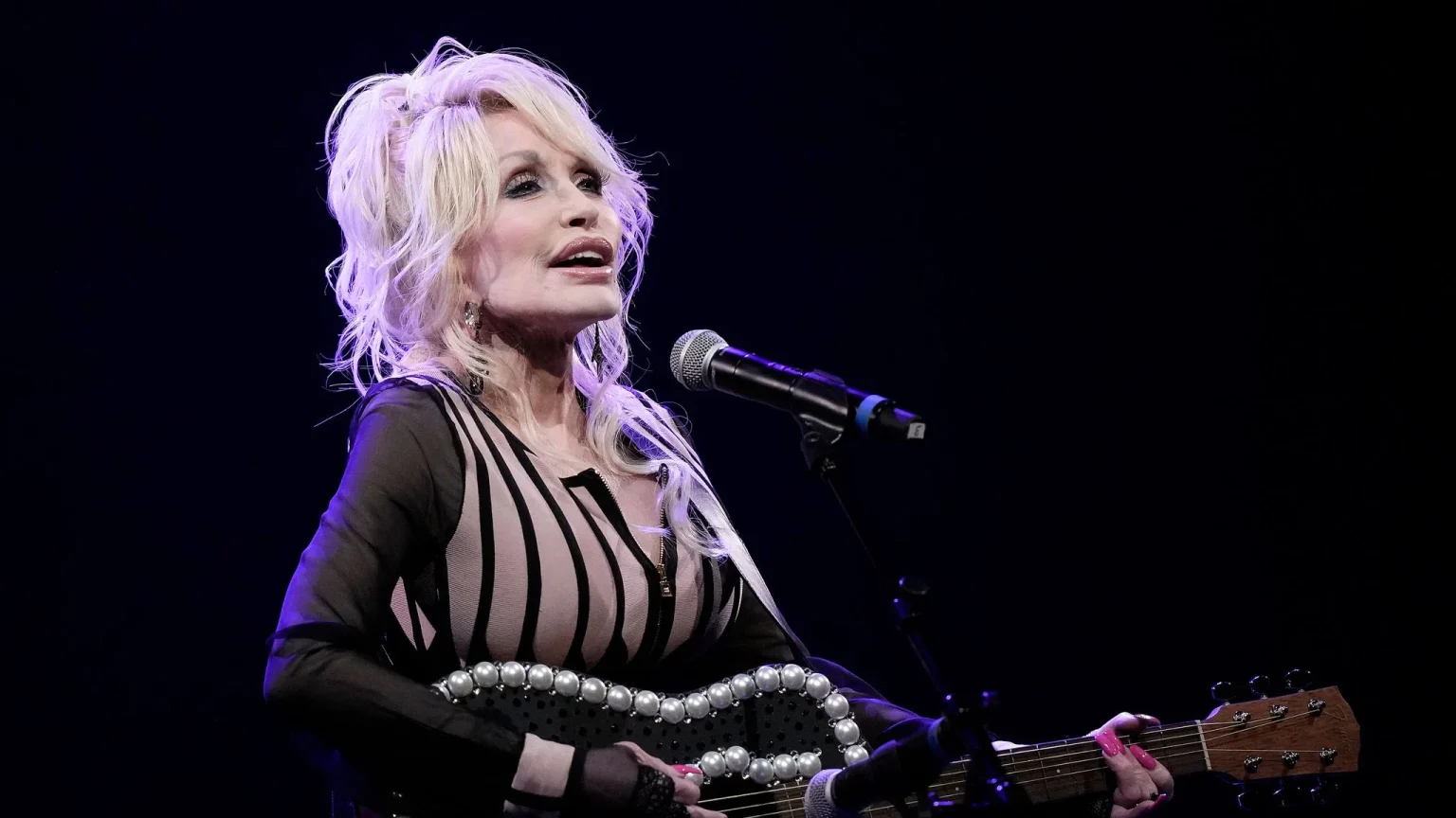 Trump Mourns Dolly Parton, Orders US Flags Lowered Nationwide